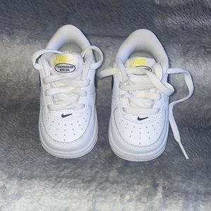 Nike Air Force with yellow sunflower 🌻 size 4C